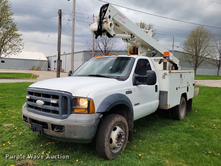 2006 Ford F550 bucket truck - DZ7041