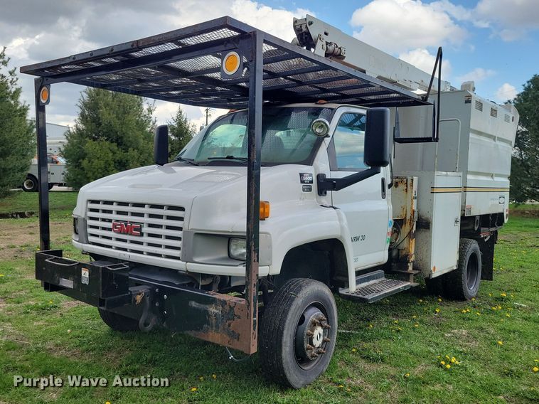 2006 GMC C5500 forestry bucket truck - DZ7042