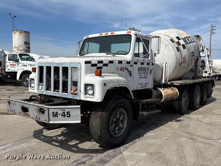 1988 International F2574 ready mix truck - EA4764