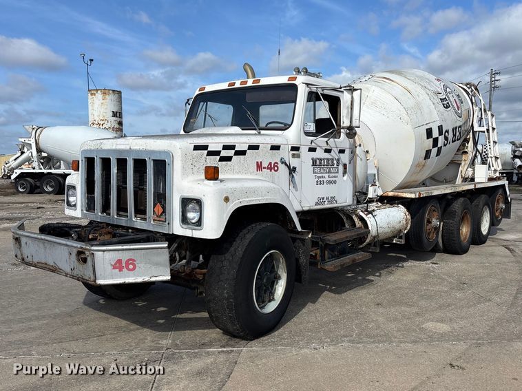 1988 International F2574 ready mix truck - EA4769
