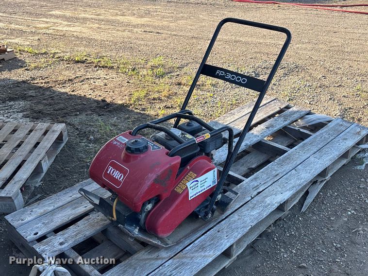 Toro FP3000 vibratory plate compactor - EA4790
