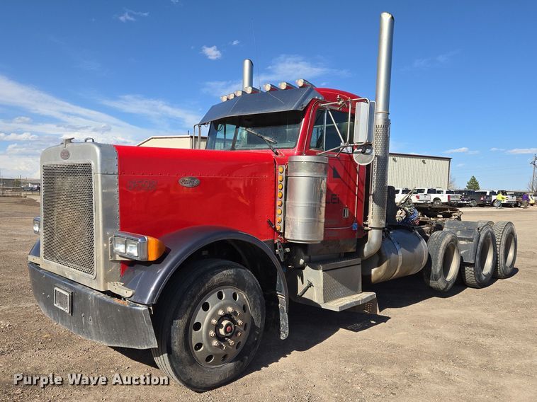1996 Peterbilt 379 semi truck - EB1410