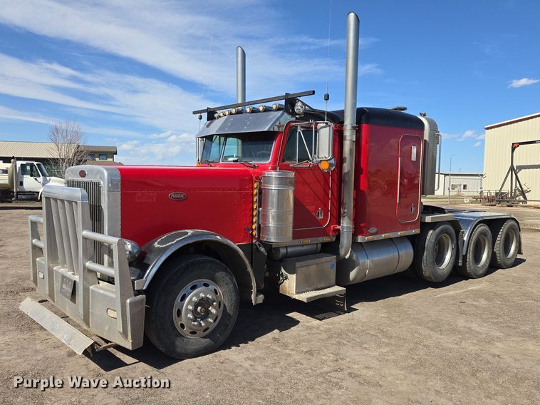 1995 Peterbilt 379 semi truck - EB1411