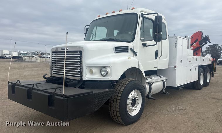 2007 Freightliner M2 106 crane truck - EG2017
