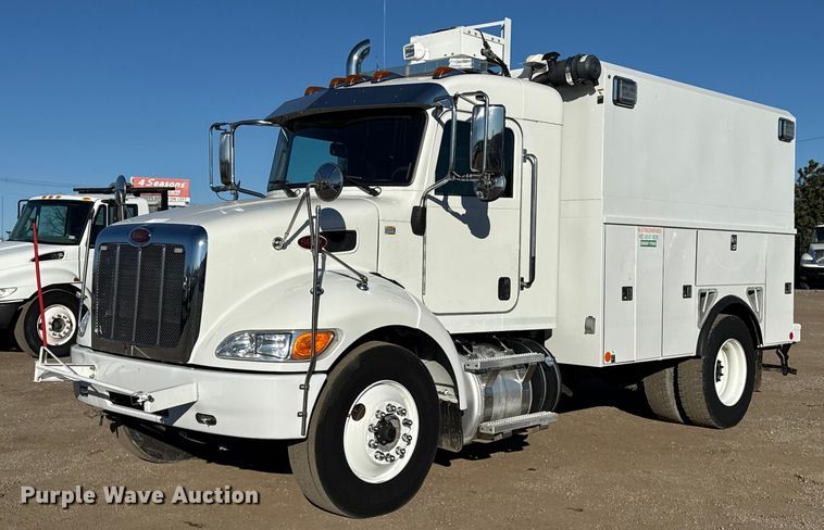 2018 Peterbilt 337 utility / service truck - EG2072