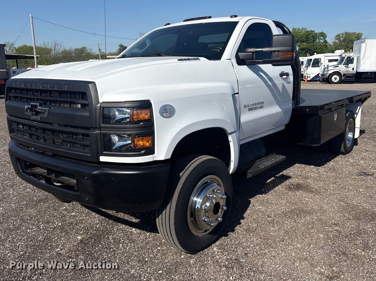 2022 Chevrolet Silverado 5500HD flatbed truck - EG8946