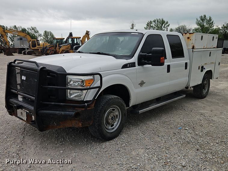2014 Ford F250 Super Duty XL Crew Cab utility bed pickup truck - EO7260