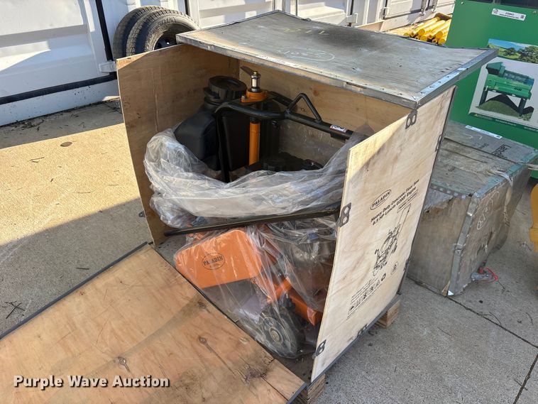 2024 Paladin PLD-Q300 concrete saw - ES8798