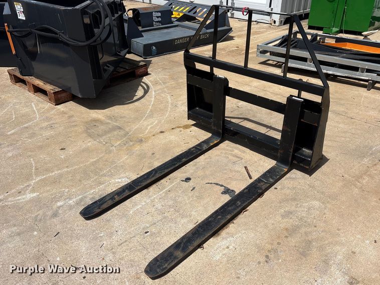 48" L skid steer forks - ES8859