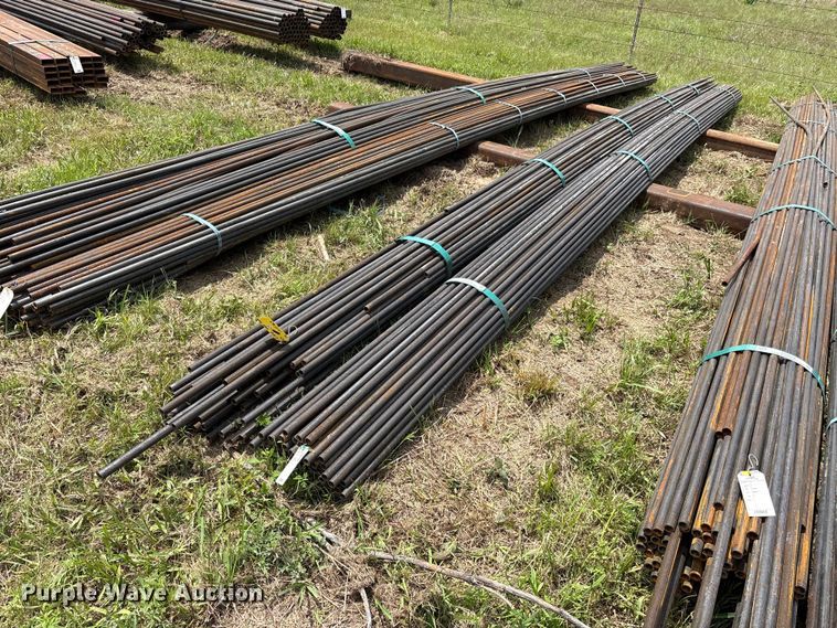 (137) joints of pipe - ES8973