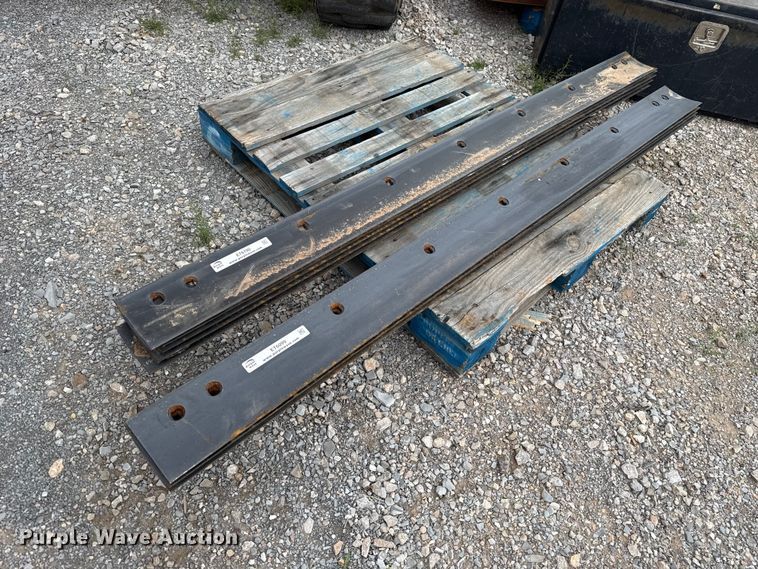 (5) Motor grader blades - ET6099