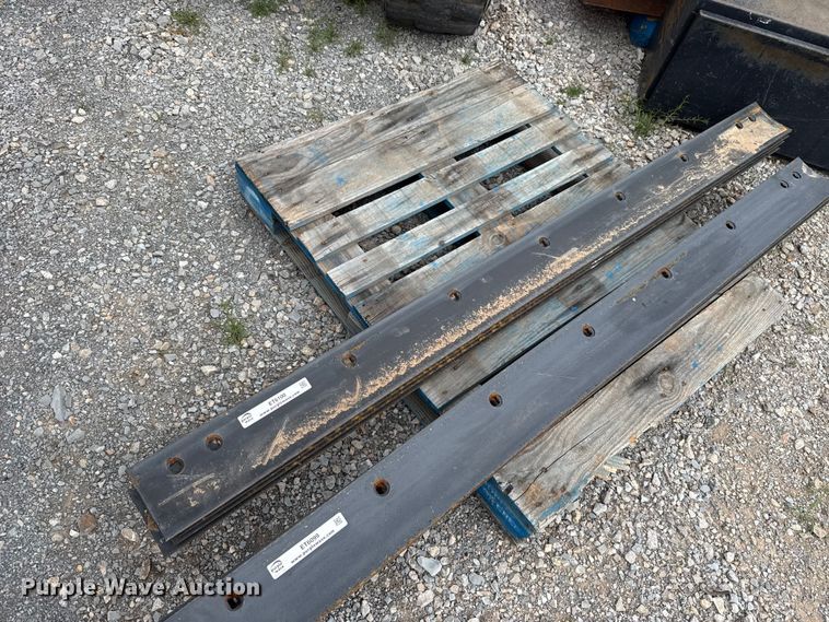 (5) Motor grader blades - ET6100