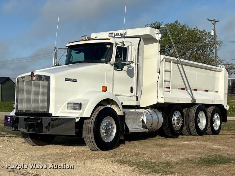 2012 Kenworth T800 dump truck - EU0476