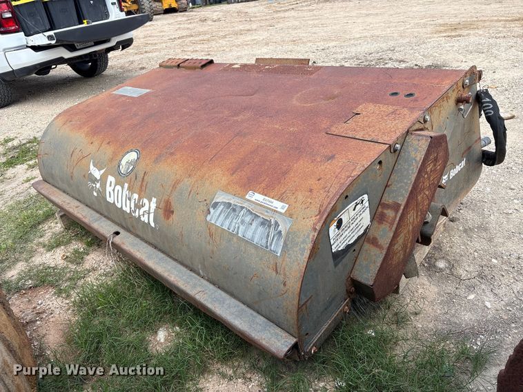 Bobcat 72 Sweeper skid steer sweeper - EU7494