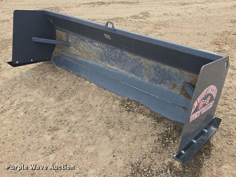 Industrias America G8 skid steer snow pusher - EV5777