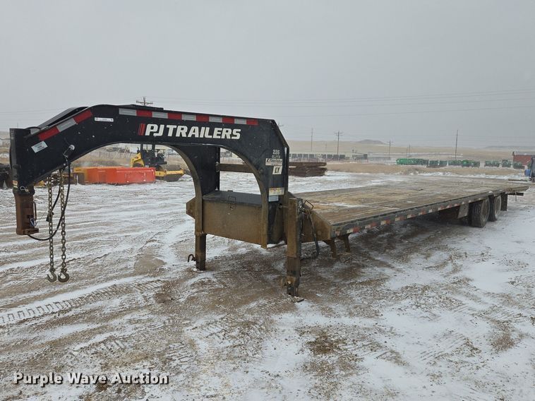 2023 PJ Trailers equipment trailer - EV5804