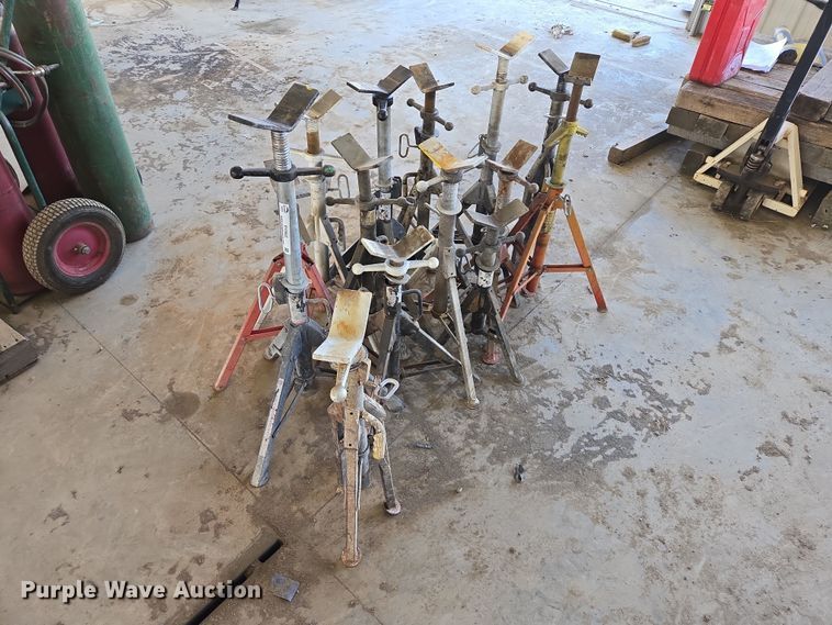 (14) pipe stands - EV5922