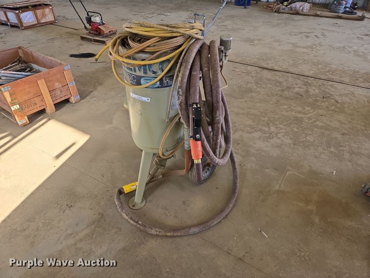 2023 Clemco 1648 sand blaster - EV5934