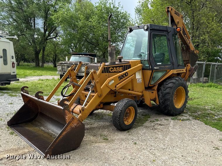 Case 580D backhoe - EV7718