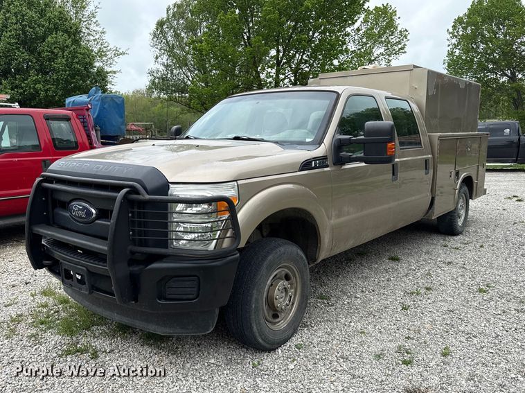 2012 Ford F250 Crew Cab utility bed pickup truck - EV7722