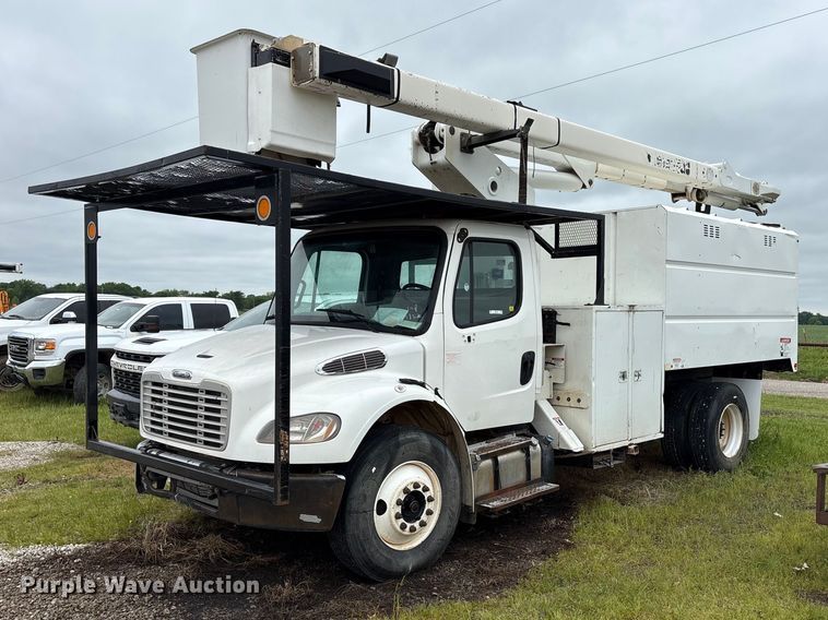2013 Freightliner Business Class M2 forestry bucket truck - EW1542