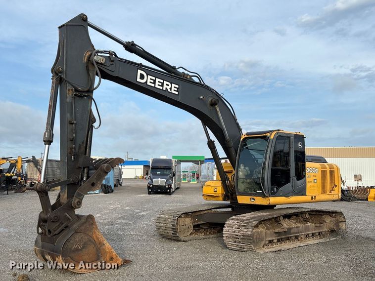 2012 John Deere 200D LC excavator - FB3422