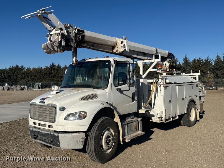 2013 Freightliner Business Class M2 digger derrick truck - FB7201