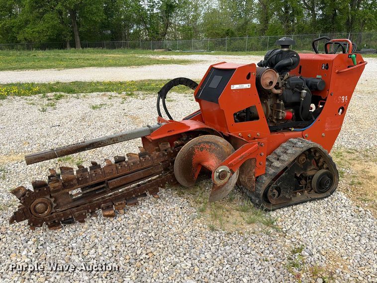 2018 Ditch Witch C24x trencher - FC3033