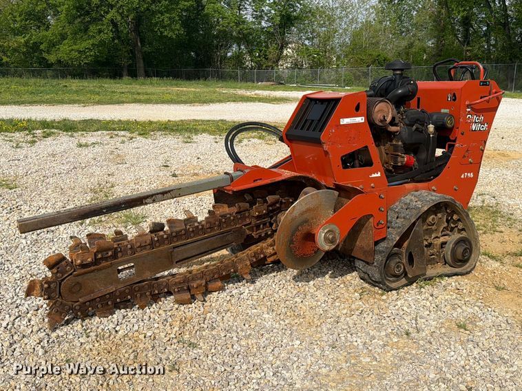 2017 Ditch Witch C24x trencher - FC3034
