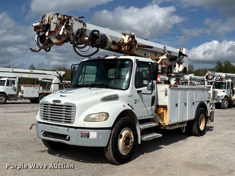 2004 Freightliner Business Class M2 digger derrick truck - FG0243