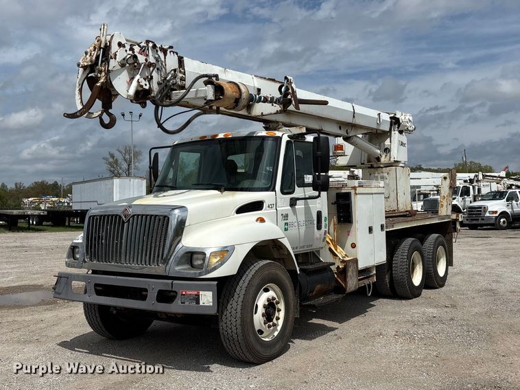 2003 International 7400 digger derrick truck - FG0247