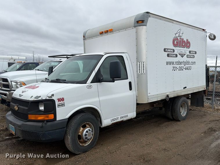 2009 Chevrolet Express box truck - FK0081