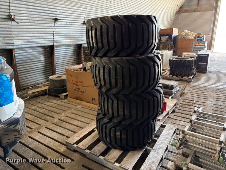(4) Outrigger 33x15.5-16.5 tires and wheels - FK0090