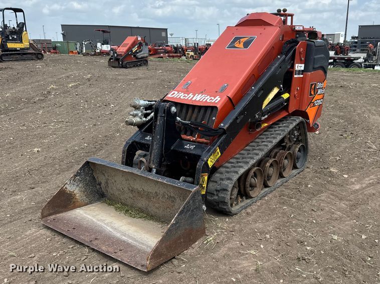 2018 Ditch Witch SK1050 compact utility loader - MX9119