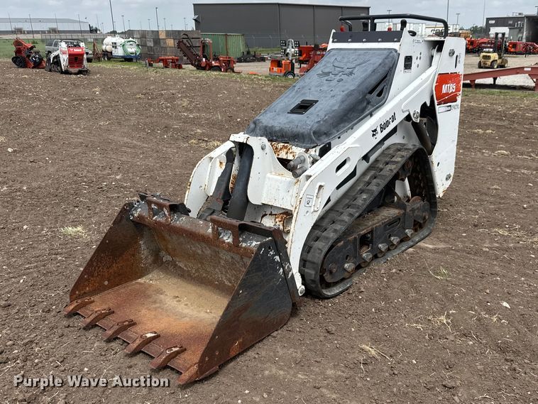 2017 Bobcat MT85 compact utility loader - MX9124