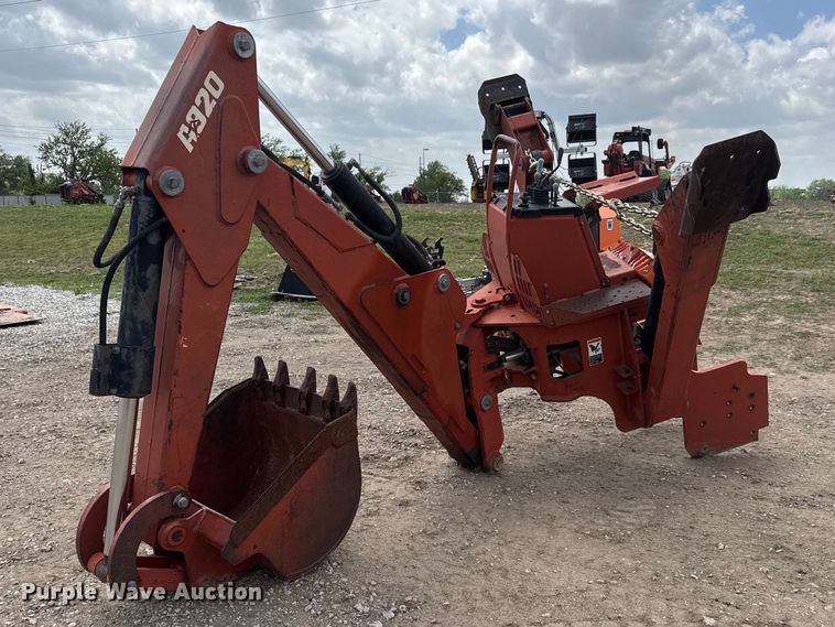 2002 Ditch Witch A920 backhoe attachment - MX9127