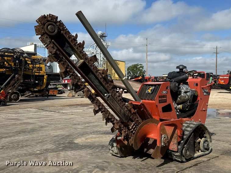 2017 Ditch Witch C30X trencher - MX9143