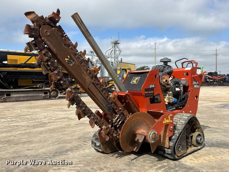 2019 Ditch Witch C24X trencher - MX9144