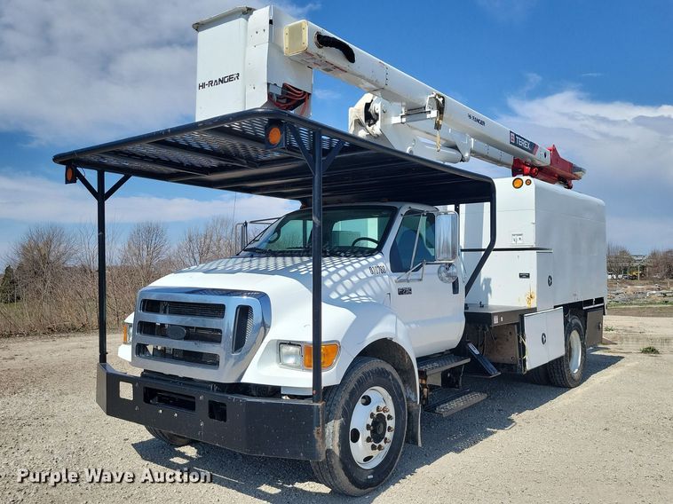 2007 Ford F750 Super Duty bucket truck - NK9992