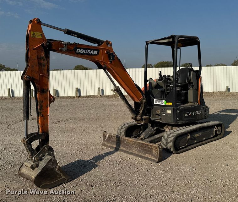 2020 Doosan DX35 mini excavator - YA1215