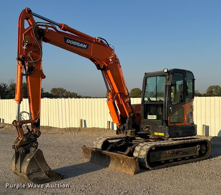 2021 Doosan DX85R-3 mini excavator - YA1218