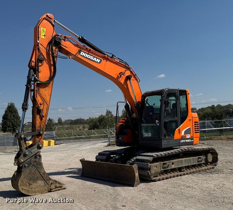 2021 Doosan DX140LCR-5 excavator - YA1221