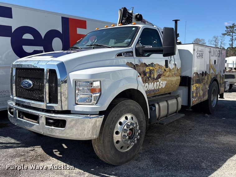 2024 Ford F750 utility / service truck - YA2616