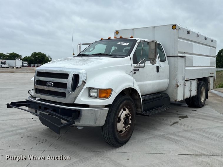 2015 Ford F650 Super Duty chipper truck - YA2814