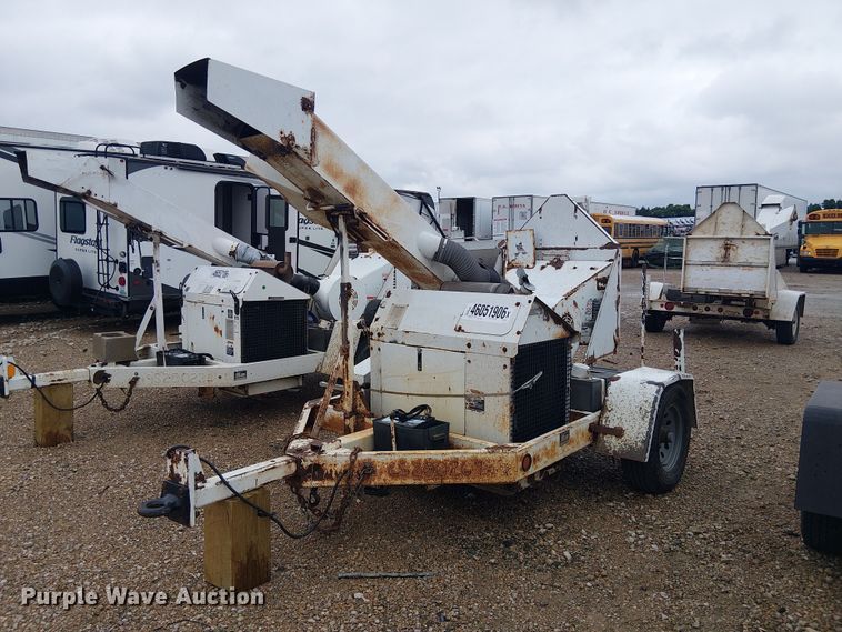 2006 Woodchuck WC12B wood chipper - YA2818