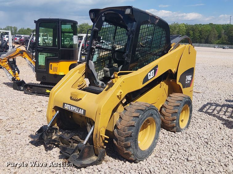 2012 Caterpillar 246C skid steer loader - YA3147