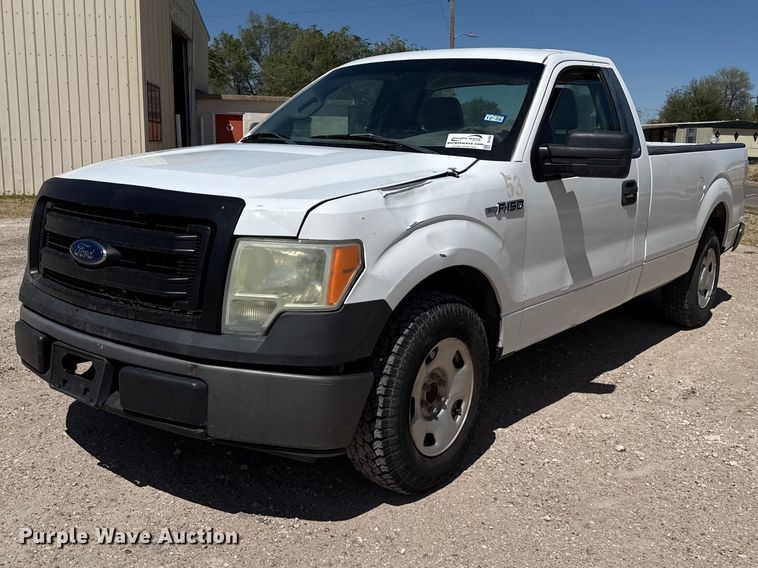 2009 Ford F150 pickup truck - DH1945