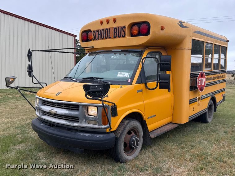 1999 Chevrolet Express 3500 school bus - DS6810