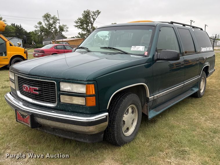 1999 GMC Suburban SUV - DS6813
