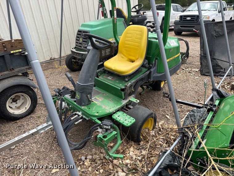 2013 John Deere 2500B PrecisionCut reel mower - DS6837